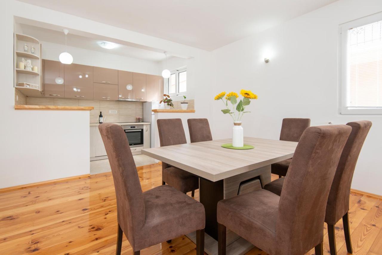 Apartment Galiot Kotor Eksteriør bilde